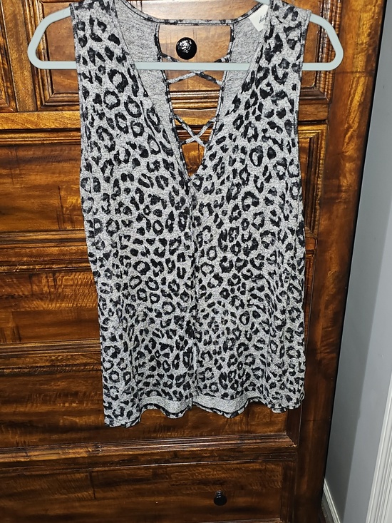Daytrip Tops - Daytrip Nwots Womens large leopard print tank top. Flowy and soft, criss cross!